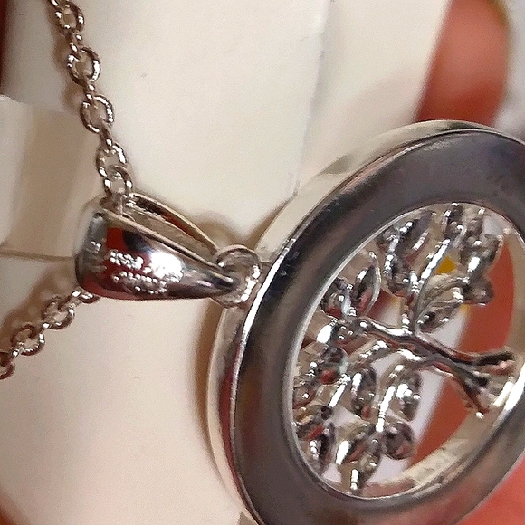 ☆NWT☆Stunning Fine Silver Tree of Life Pendant with 18" chain*Boxed* - Picture 9 of 12